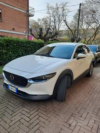 Auto Mazda CX30