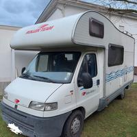 Camper Roller Team mansardato anno 2001