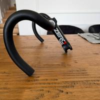 Manubrio e attacco Deda Zero1