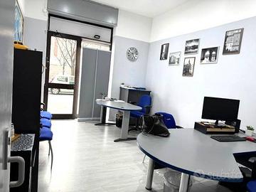 UFFICIO CON VETRINA SU STRADA AD ALTA PERCORRENZA