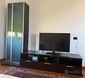 Mobile tv con credenza