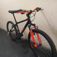 Mountain Bike B'Twin Rockrider 500 -  diametro 24"