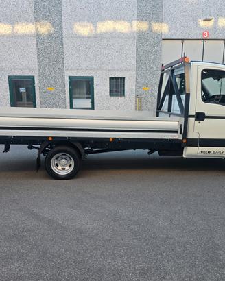 IVECO 35C13. CASSONE FISSO NUOVO 4.40M