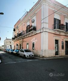 2 LOCALI A BARI