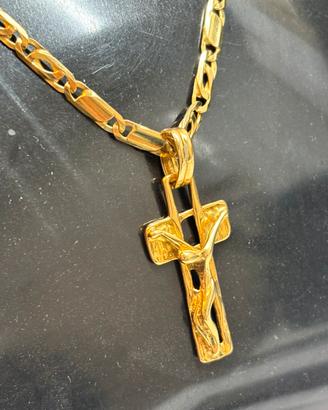 Collana con crocifisso in oro giallo