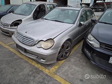 Mercedes Classe C 270 CDI Demolita - Per Ricambi