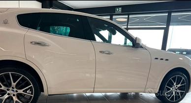 Maserati Levante 275