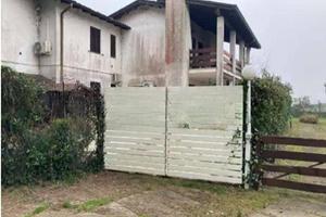 Immobile in asta di 68 m² con 3 locali a Comacchio