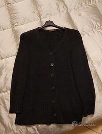 Maglia nera con bottoni