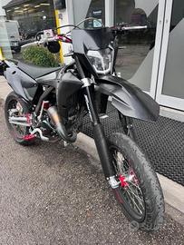 FANTIC MOTOR 50 Motard Performance SUPERMOTARD 5