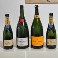 Bottiglie vuote di Champagne 