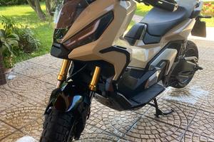 Xadv 750