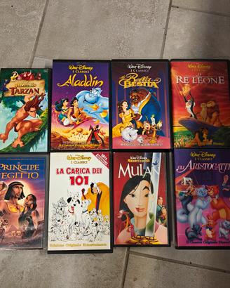 7 VHS Disney+ 1 VHS DreamWorks 