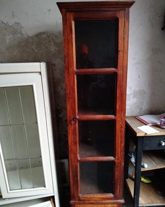 Vetrina in legno arte povera