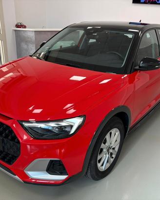 Audi A1 citycarver 30 1.0 tfsi Identity Black 110c