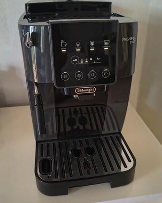 Macchina da caffè DeLonghi Magnifica start