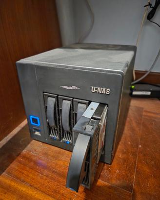 NAS 4-bay Intel J1900