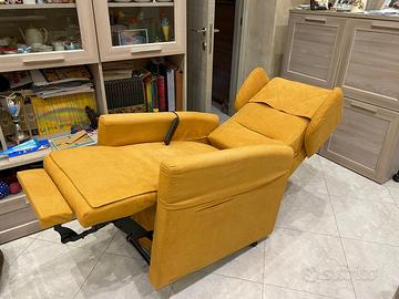 Poltrona  medicale con pediera diverse posizioni