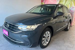 Volkswagen Tiguan II 2023 2.0 tdi Life 122cv SENZA