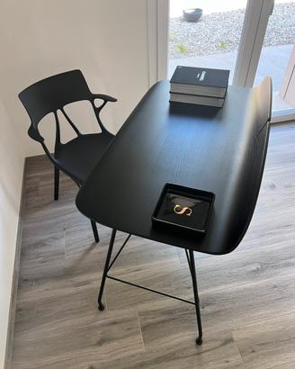 Scrivania Kartell Earl of Wood