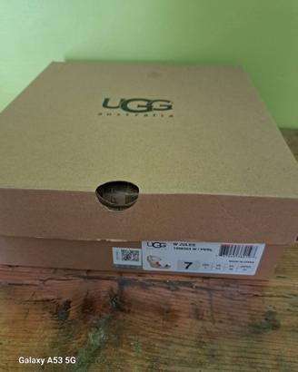 Sandali UGG