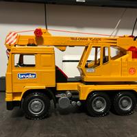 Bruder camion gru volvo