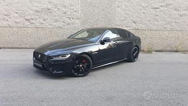 Jaguar Rdynamic black edition
