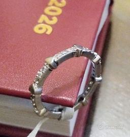 Anello in argento e zirconi con cuori