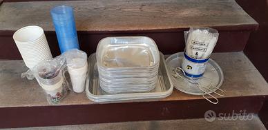 Set di stoviglie per feste / Piatti e bicchieri mo