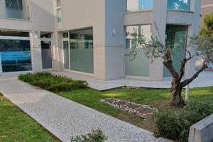 Nuovo ampio luminoso Ufficio