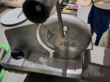 Affettatrice vintage manovella