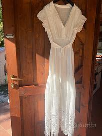 Vestito bianco di lino