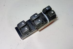 PULSANTIERA ANTERIORE SINISTRA HYUNDAI Tucson Seri