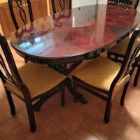 Tavolo in  mogano  con 6 sedie in coordinato