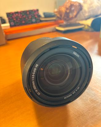 Nikon obiettivo 18-300 mm f/3.5-5.6G