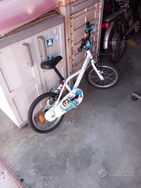 Bicicletta per bimbo età tra i 4/7 anni