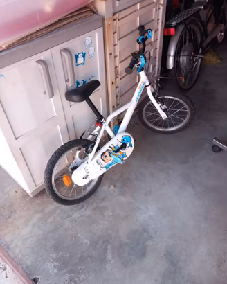 Bicicletta per bimbo età tra i 4/7 anni