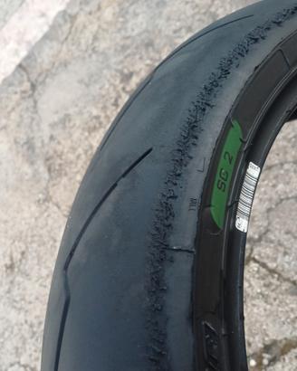 gomma anteriore  120/70/17  Pirelli  superc v2 sc2
