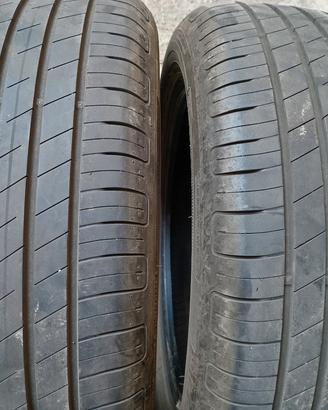 2  gomme estive 215/55 /R17. good year 