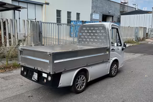 Quadriciclo elettrico L7e per trasporto merci