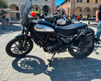 Ducati Scrambler 800 Icon Dark