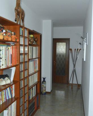 Libreria Ikea Billy color ciliegio con porta cd