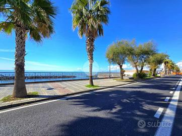 2 LOCALI A TORRE DEL GRECO