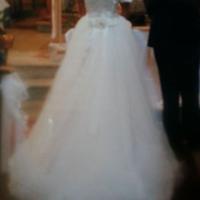 Abito da sposa con finiture di pregio