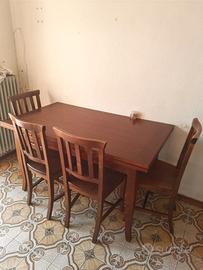 Tavolo piu 4 sedie