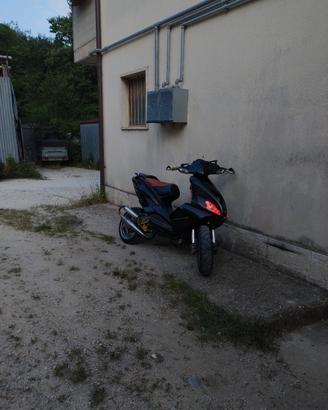 Aprilia sr r 50