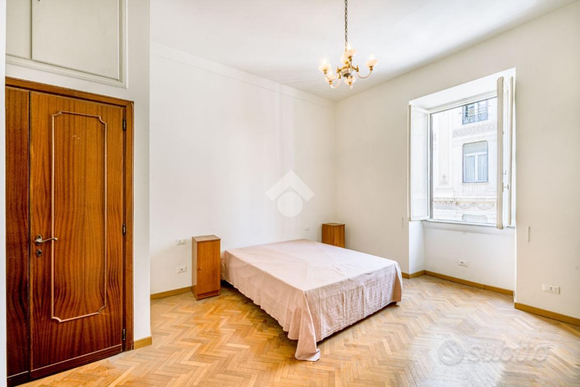Apartment in Roma, Colonna, Municipio Roma I - Altro