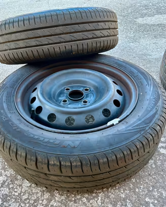 Kit 4 Cerchi in Ferro 15” ET45 + 2 gomme 175/65/15