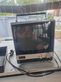 Televisore portatile vintage Sony TV-900UET,