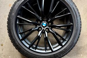 Cerchi in lega BMW serie M gommati